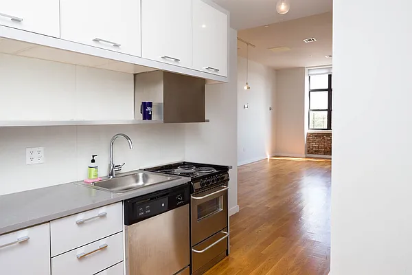 Rented by Nooklyn NYC LLC | media 22