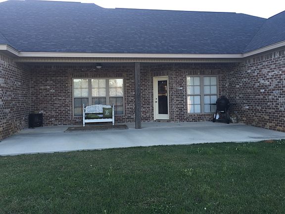 3rd image of 8 Joan Dr