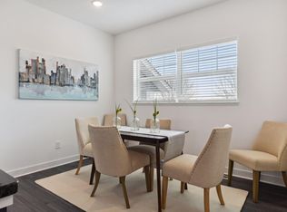 3153 Clover Ridge Dr, Chaska, MN 55318