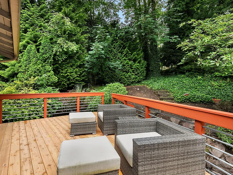 5265 Highland Dr — Photo 16
