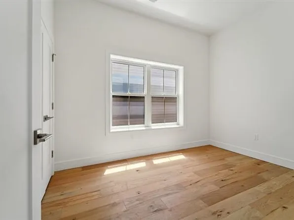 90 East 27th Street image 35 of 43