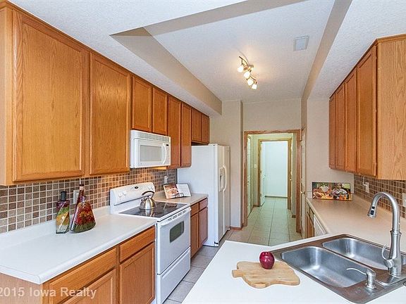 5th image of 2008 NW Ashton Ln Unit 3