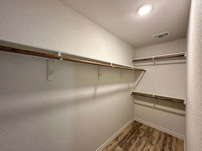 1801 Clovis Dr — Photo 24