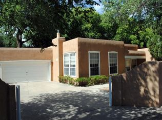 8425 Guadalupe Trl NW, Los Ranchos De Albuquerque, NM 87114