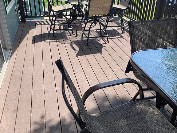 5th image of 126 S Lake Dr