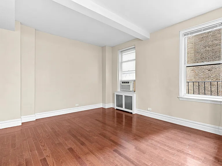 71 Park Ave #2D — Photo 1