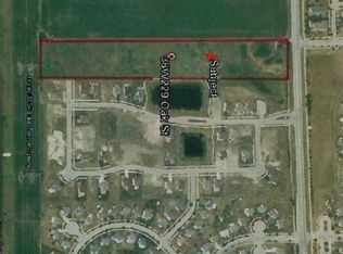38W229 Oak St, North Aurora, IL 60542