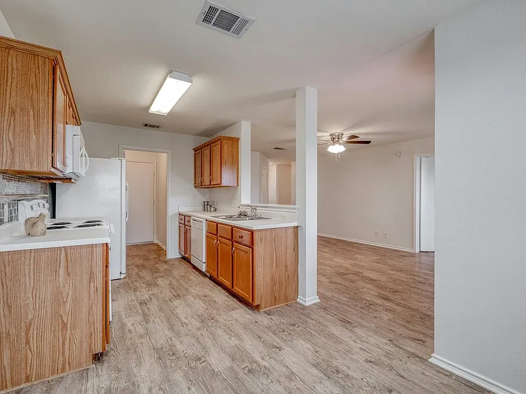 104 Pinnacle Dr — Photo 10