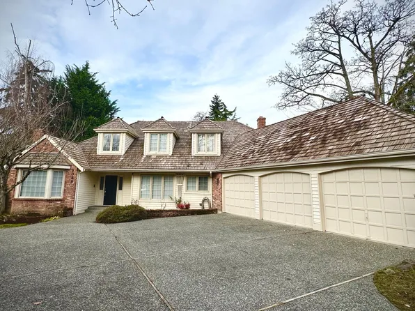 9038 NE 28th St, Bellevue, WA 98004