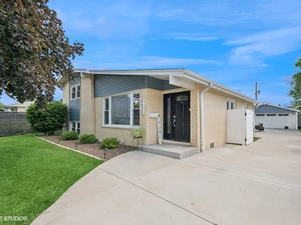 4525 W 100th St, Oak Lawn, IL 60453