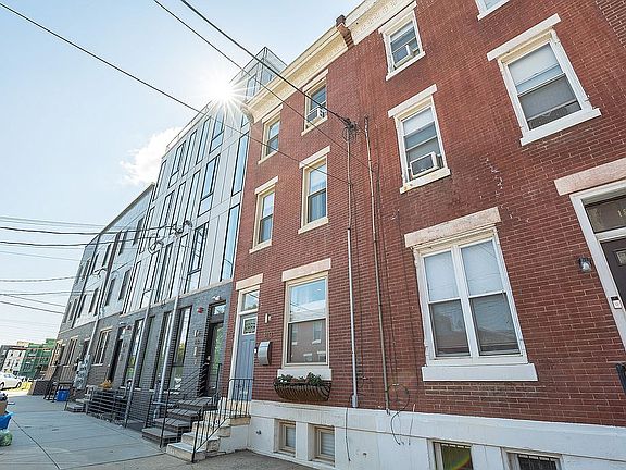 2nd image of 1813 Wylie St