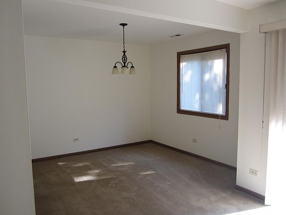 5th image of 15812 Peggy Ln APT 1