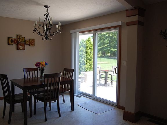 4th image of 61806 Amber Meadows Dr