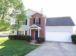 8207 Chatham Oaks Dr, Concord, NC 28027