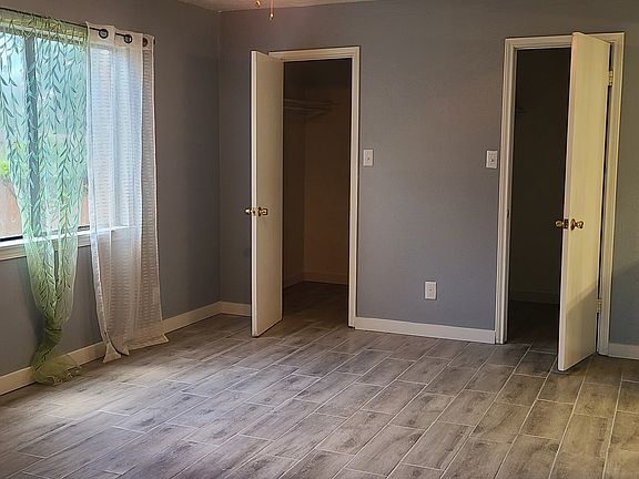 5th image of 2426 Centennial Dr