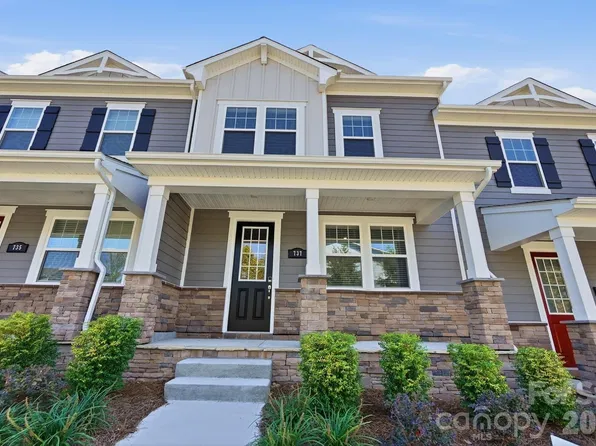 737 Flatiron Dr, Rock Hill, SC 29730