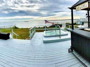 142 Grandview Dr, Shirley, NY 11967
