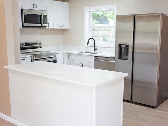 3rd image of 213 Shawen Dr
