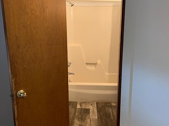 4th image of 10 Butler St #B