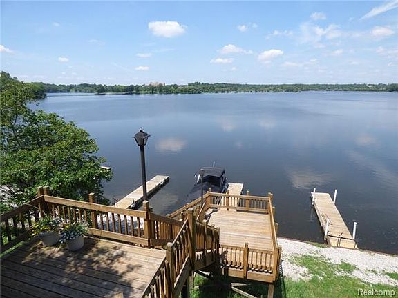 4th image of 881 Cliffs Dr APT 102-A