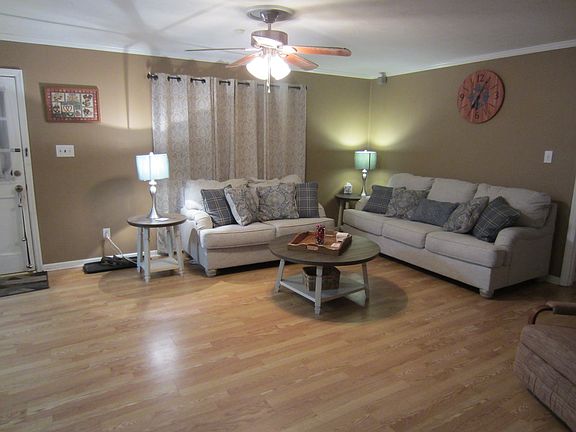 2nd image of 423 Forest Glen Dr