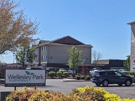 Wellesley Park Apartments Live here!
