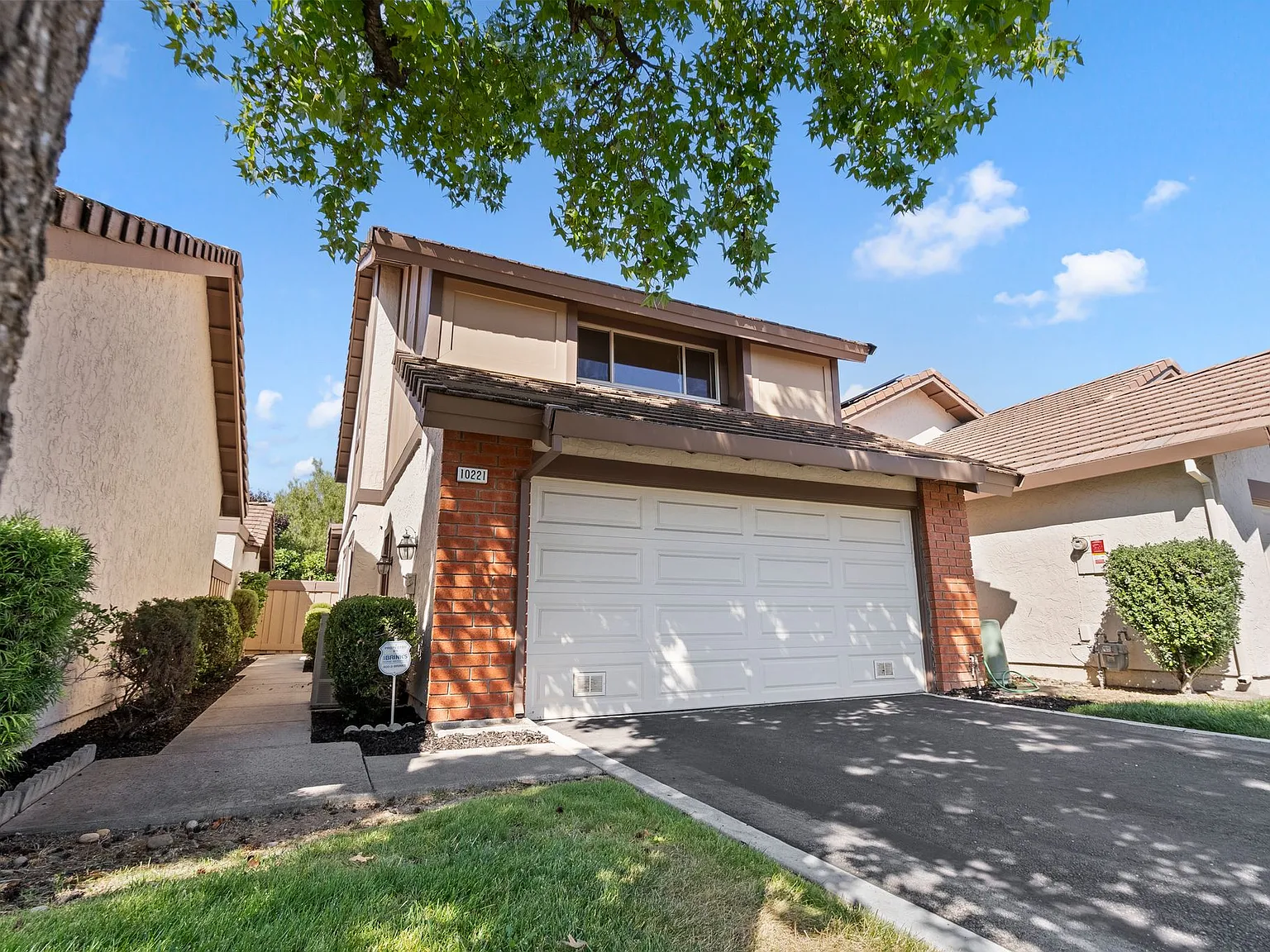 3 bed, 2.5 bath, 1625 sqft, $5,500 — Photo 3