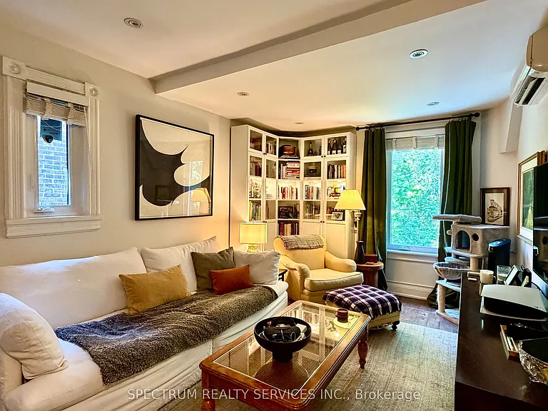 92 Caroline Ave #2 — Photo 2