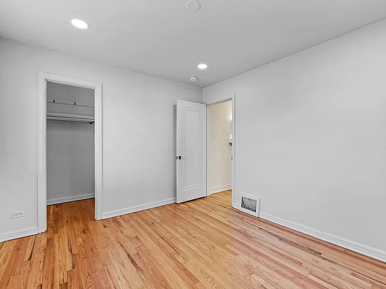 3085 N Clermont St — Photo 20