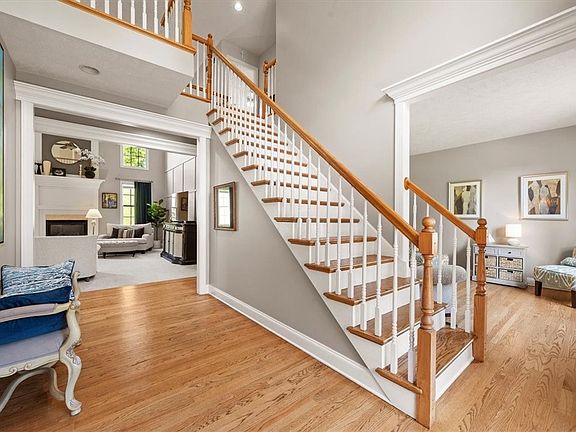 3rd image of 209 Greenwood Dr