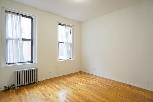 Rented by City Connections Realty | media 2