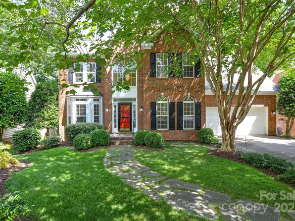 7321 Harrisonwoods Pl, Charlotte, NC 28270