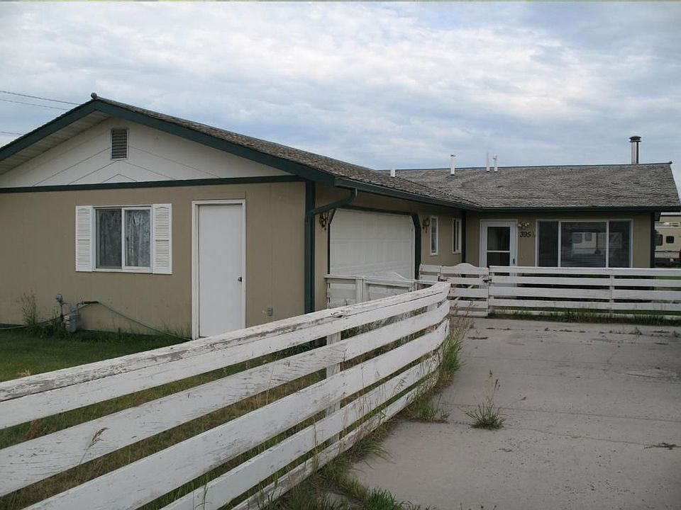 2nd image of 395 Jonathan Rd