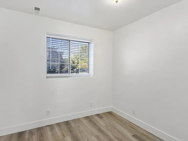 2340 N 790th St W — Photo 20