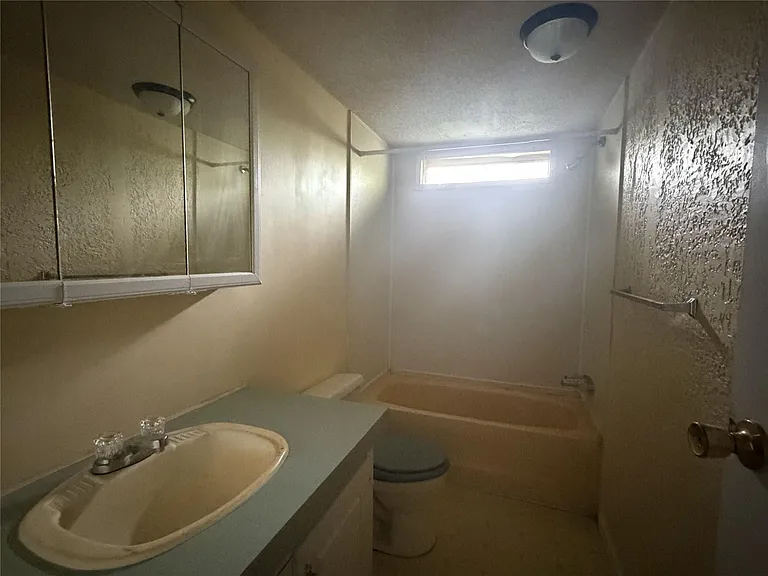 1020 Dr Martin Luther King Jr Dr — Photo 12