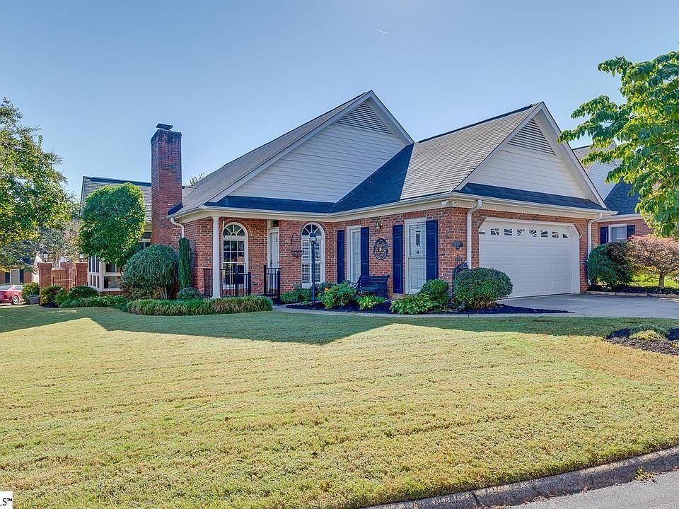 1st image of 10 Greenview Dr