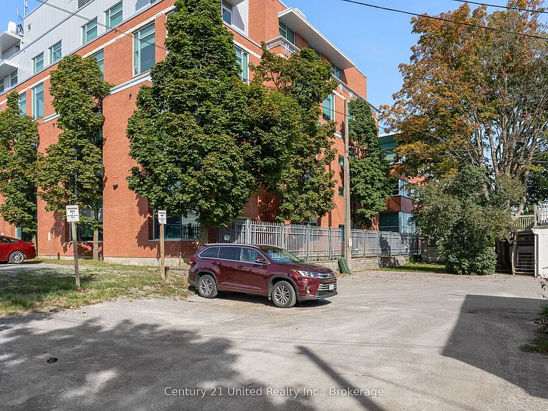 34 King St W #1 — Photo 17