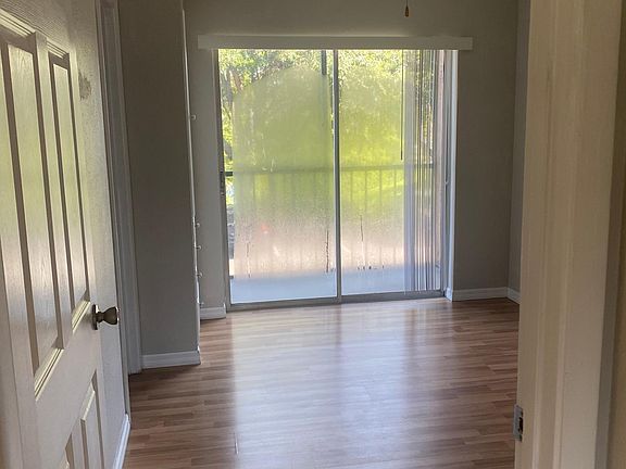 3rd image of 133 Oyster Bay Cir APT 250