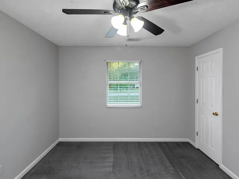 585 Mountainview Dr — Photo 18