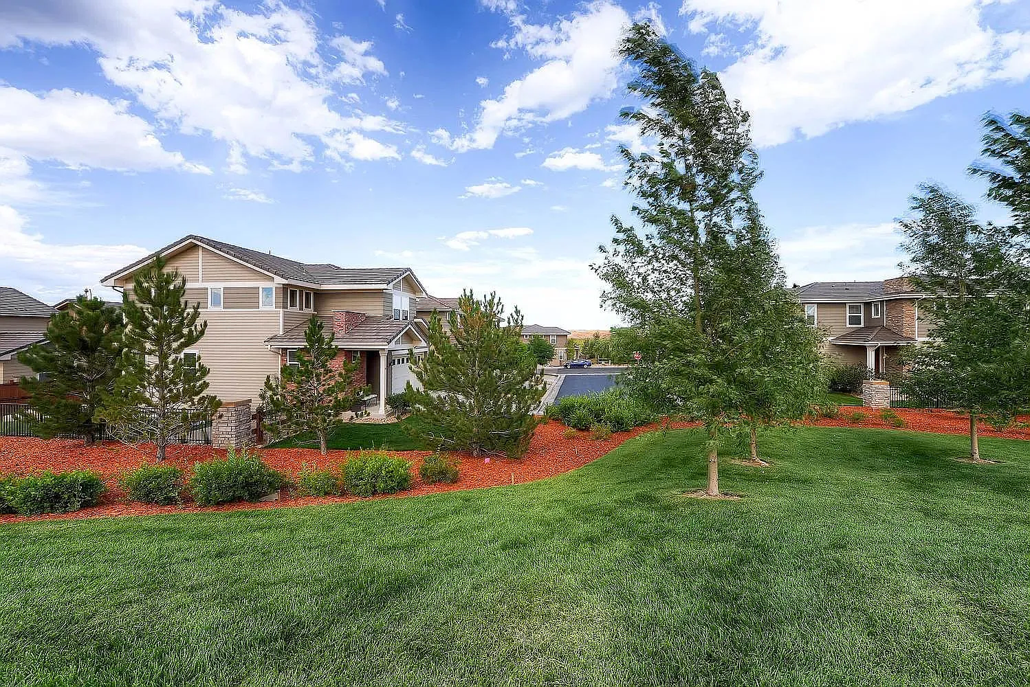 4 bed, 2756 sqft, $3,200 — Photo 4