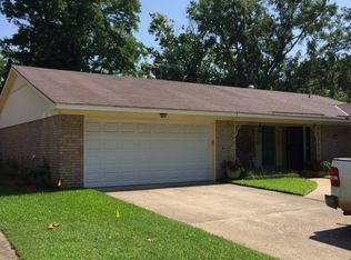 7613 University Dr, Shreveport, LA 71105