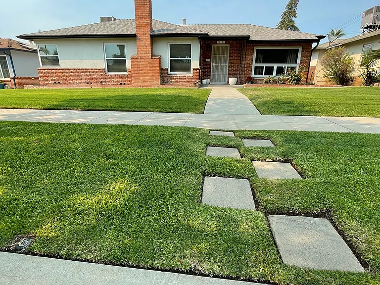 914 W Vassar Ave — Photo 1