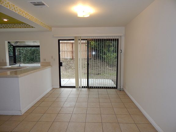 5th image of 5516 Dahlia St