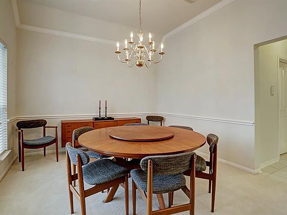Formal Dining