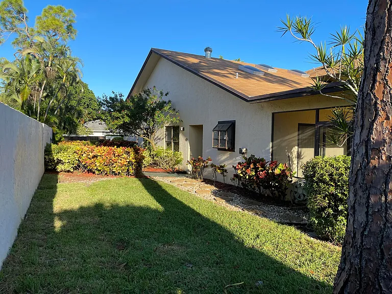 354 SW 28th Ave — Photo 40