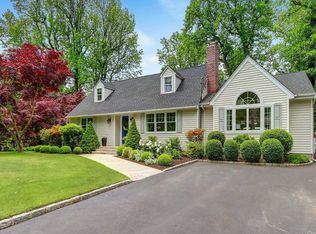 7 Abbington Pl, Northport, NY 11768