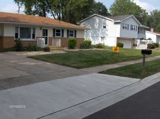 338 Bluebird Ave, Crown Point, IN 46307