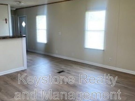 3rd image of 721 Trevor Ln