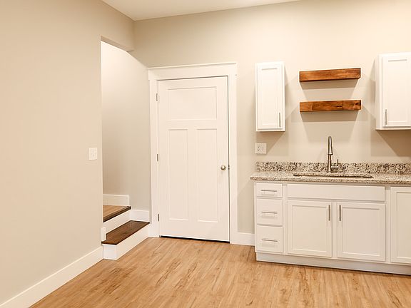 4th image of 2410 Textile St #1