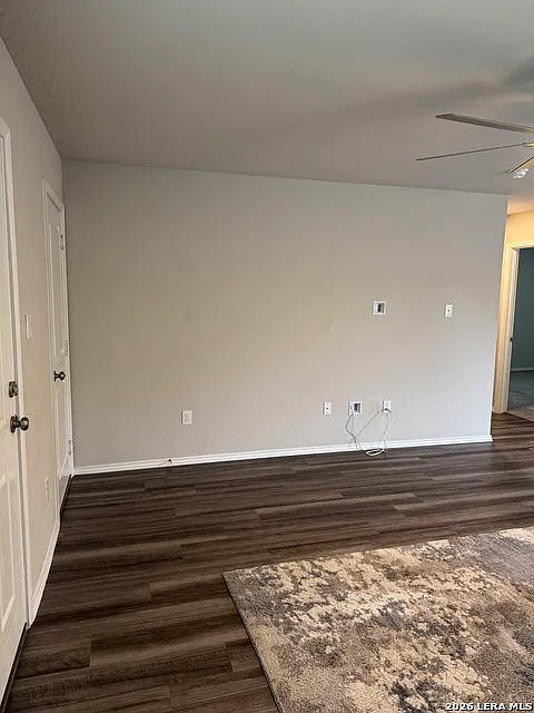 3 bed, 2.0 bath, 1276 sqft, $2,095 — Photo 4